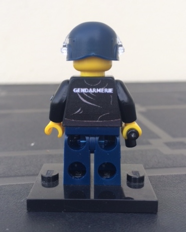 Lego-Gendarme-french-military-police-Yataz