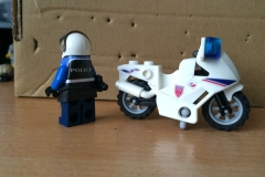 Lego-Gendarme-Moto-Yataz