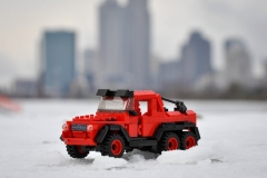 Lego-mercedes-6x6-rouge