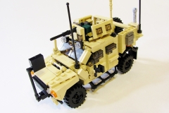 Lego-Oshkosh-M-ATV-1