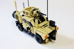 Lego-Oshkosh-M-ATV-2