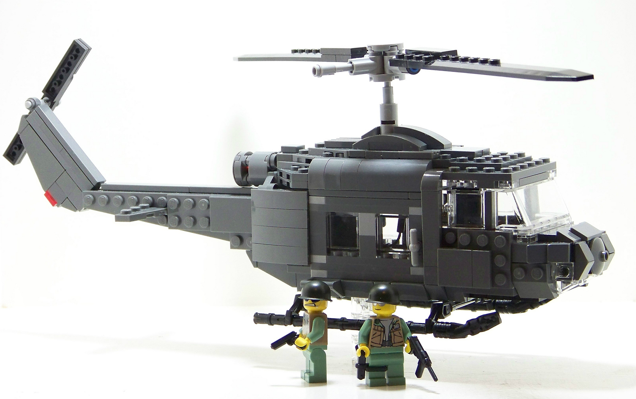 Lego-helicoptere-us-guerre-vietnam-UH-1B-HUEY